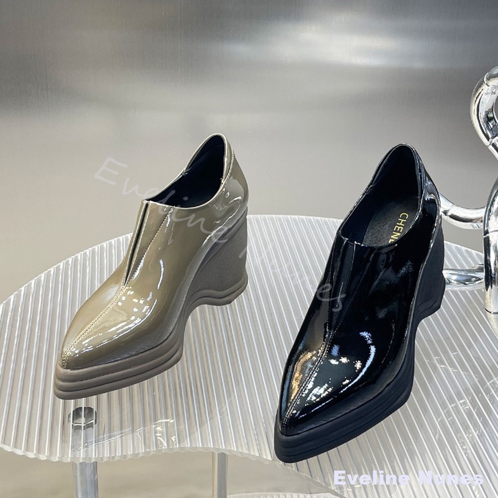 Patent Leather V Cut Pointed T - огляд і ціна Street Fashion Dress
